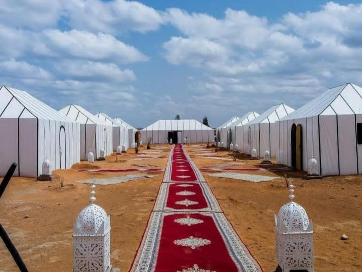 Desert Paradise Luxury Camp 梅尔祖卡 外观 照片