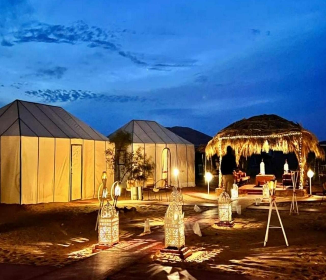 Desert Paradise Luxury Camp 梅尔祖卡 外观 照片