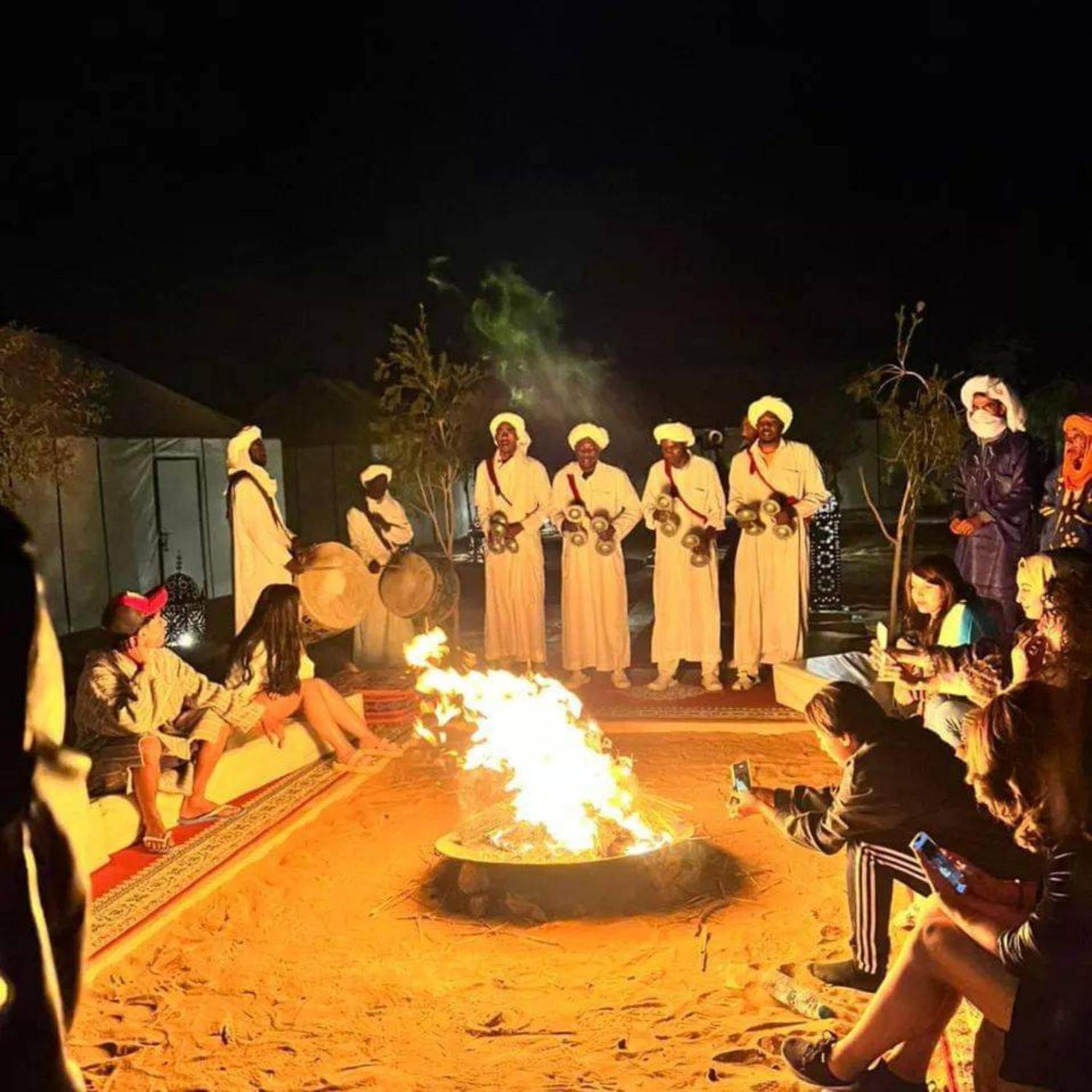 Desert Paradise Luxury Camp 梅尔祖卡 外观 照片